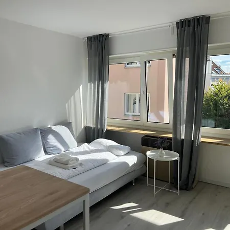 Modernes Nahe Arena & Mercedes Museum شقة