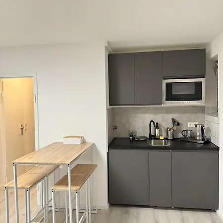 Modernes Nahe Arena & Mercedes Museum 公寓