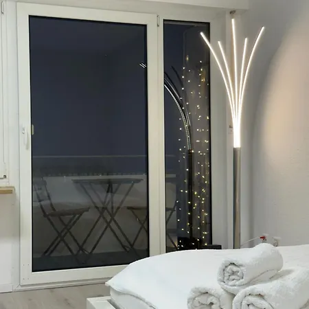 아파트 Modernes Nahe Arena & Mercedes Museum *